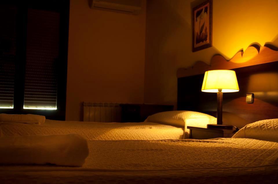 Hotel El Comendador Anon ห้อง รูปภาพ